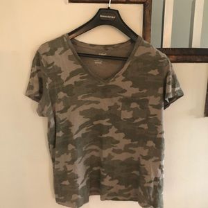 Universal Thread camo pocket tshirt